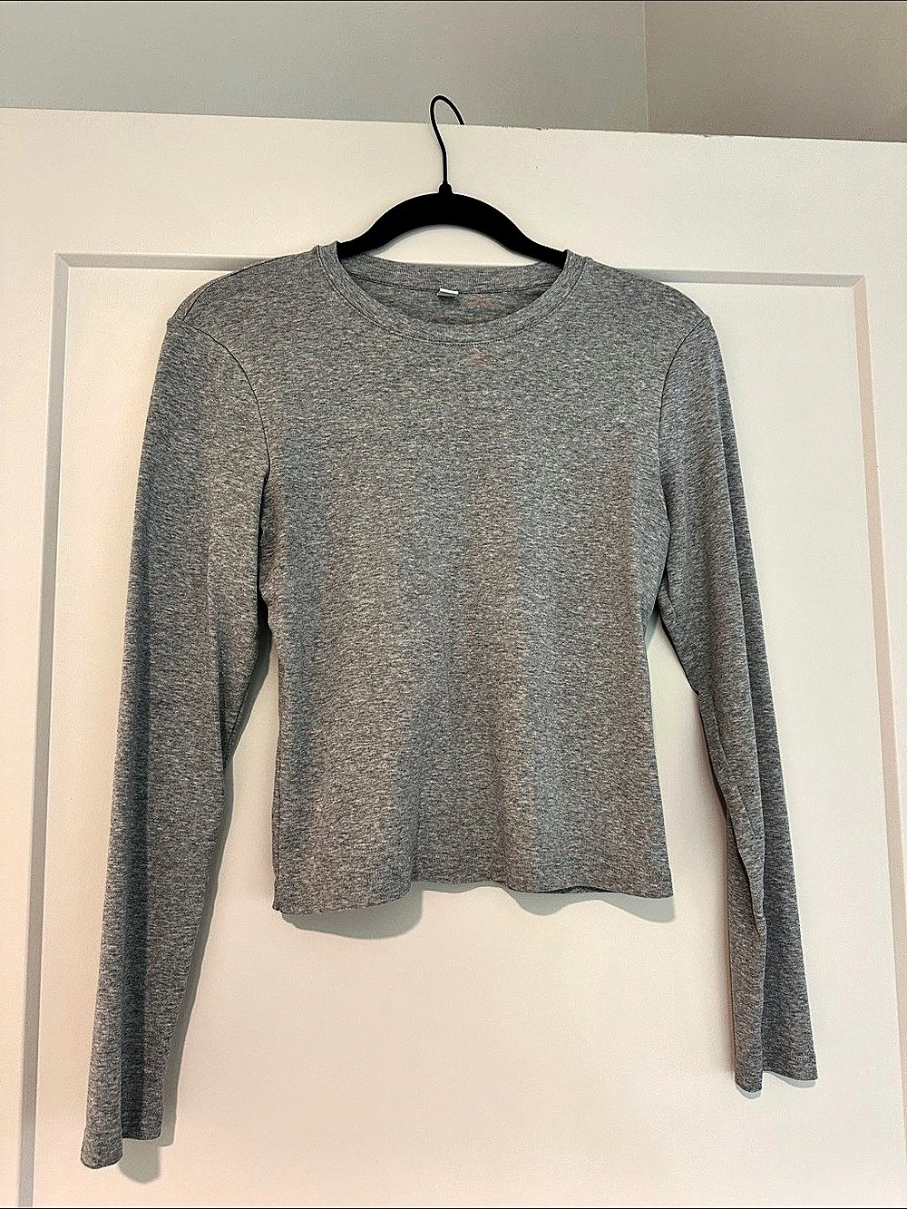 Uniqlo Long Sleeve Gray Top